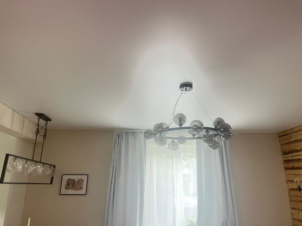 Seamless stretch ceilings: elegance without borders