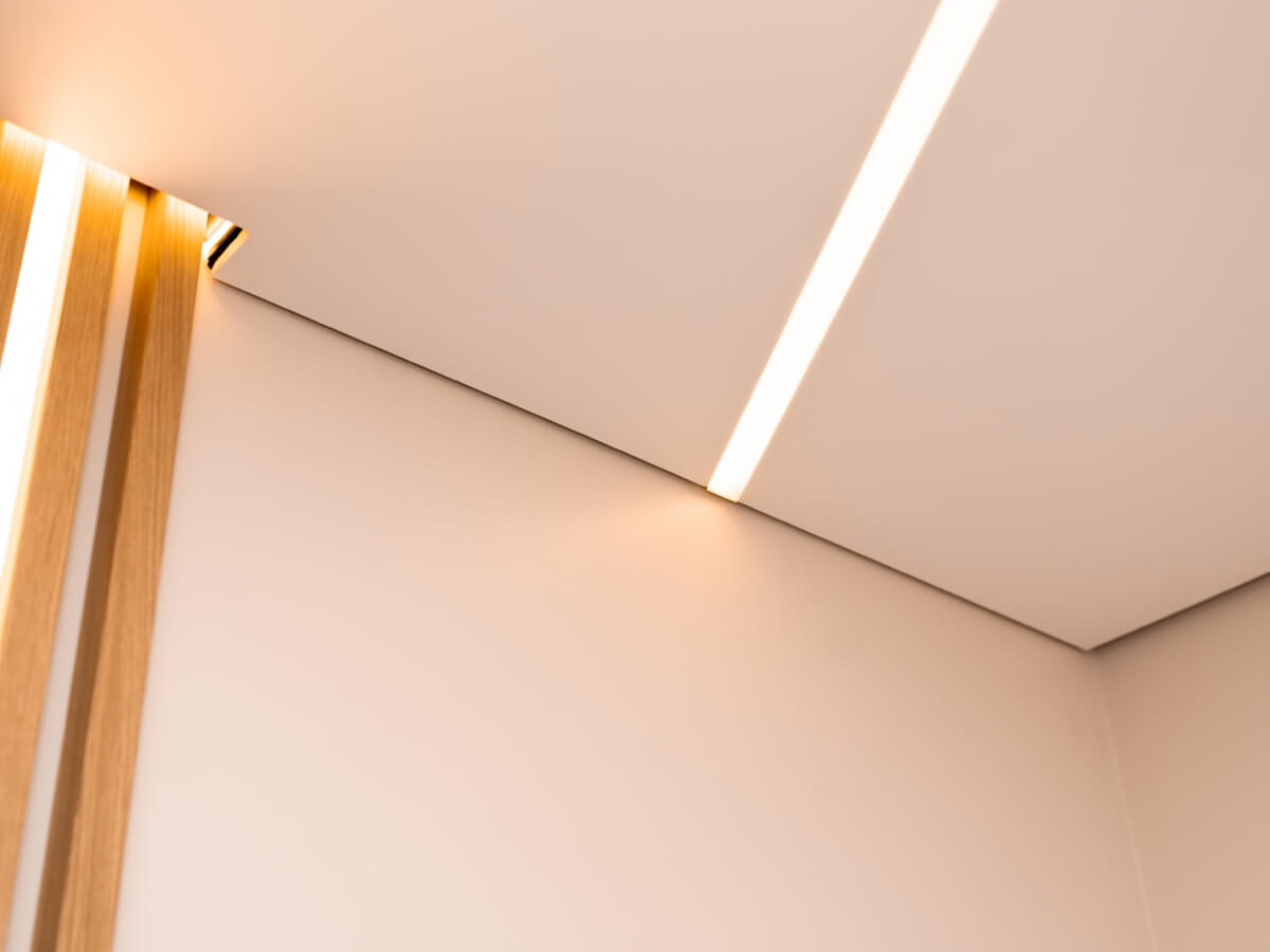 Shadow gap in a stretch ceiling: elegance and modernity in details